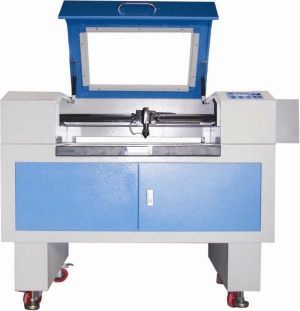 Laser cutting/engarving machine with CE