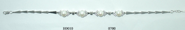 beatifull pearl bracelets
