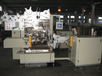 forming and wrapping machine for gum and soft candy