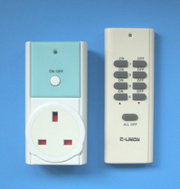 Remote control socket adaptor