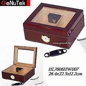 humidor with leather apron
