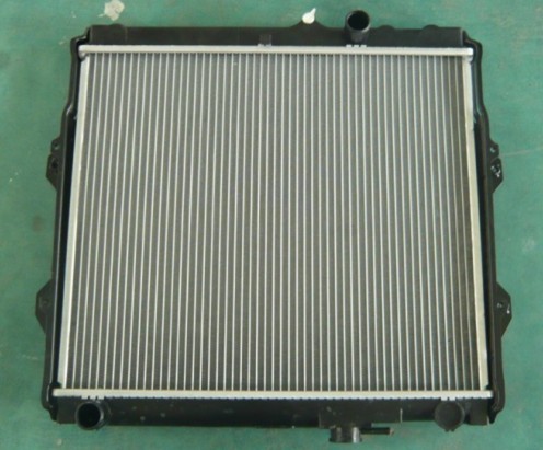 Auto Radiator for Toyota Pickup MT  (KL-TO-180)