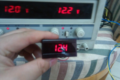 12V voltmeter