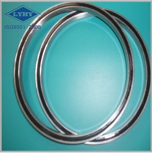 Thin section cross cylindrical roller bearing