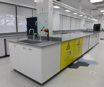 MODULAB Floor Mounted System