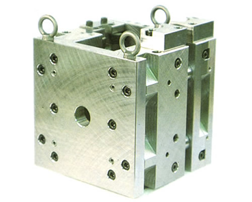INJECTION MOLD