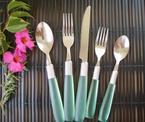Stainless Steel Tableware with Plastic Handle 