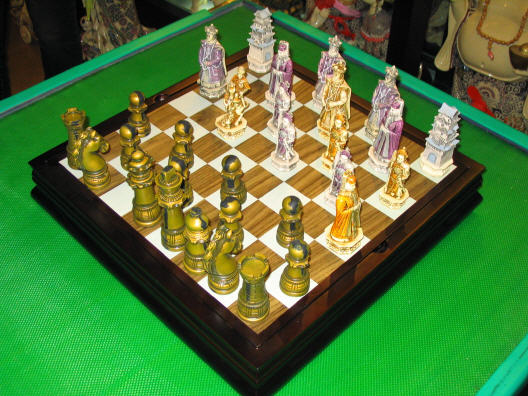 Chess figurine set with board