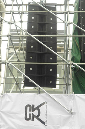 dual 12 inch line array speaker