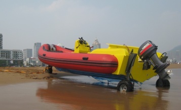 amphibious boat