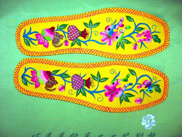 embroidered insole