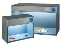 Color assessment cabinet
