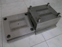 Inline Flat Dripper Mould with Cold Runner