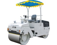 Double drum vibratory roller