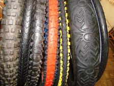 Bicycle/Bike Kevlar/Foldable/Reflective Strip/Ice and Snow with Studs/Anti-puncture/Color/Black Tire/Tyre