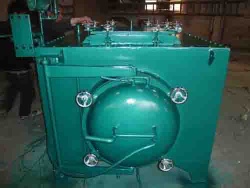 Heat treatment furnace with protective gas