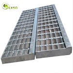 Slip Welded Galvanized Steel Grating Stair Serrated Metal Grid Plate Net
