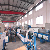 epe foam sheet line description The raw material of EPE foam products is LDPE,TALCUM, BUTANE,; Ldpe is fed into screw  with L/D 55:1 by automatic loading equipment. The talcum powder  is deliveryed to the hopper via screw conveyor. And then enter into screw to plasticize. The anti-shrink agent is injected into screw by GMS pump to mix with melton molten LDPE. The liquid butane will be injected into the screw under the high pressure of  butane pump . The blend materials plasticized will be extruded out via the handpiece. Then epe foam sheet will be cooled by water and air ring.Epe foam sheet is towed and wind into roll. the meter counter will alarm automatically and he new paper corn will replace the epe roll  after the product reaching the need length. Then discharge the roll, weigh, pack and delivery to warehouse.