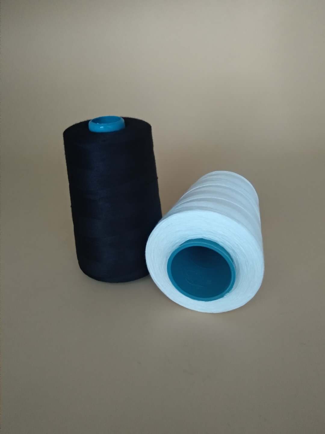 1005 spun polyester thread  black and white  also all colors can do