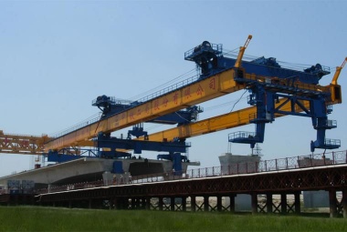 800 ton overhead full span launching gantry machine for highway T beam