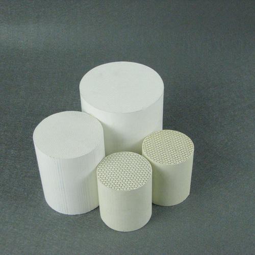 circular and white honeycomb ceramic