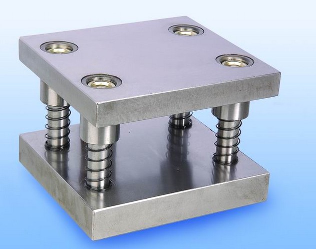 With the guide pin constitute the guide of the mould