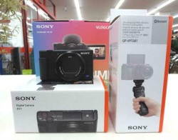Brand new Sony Cyber-shot DSC-RX10 IV Digital Camera $700 usd - DSC-RX10 IV