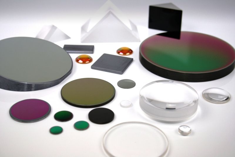 we can offer infraded material window, Such as sapphire window, MgF2 window, Ge window, Si window，Fused silica window