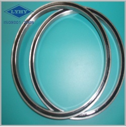 Thin section cross cylindrical roller bearing
