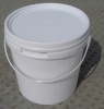 2L plastic bucket with lid