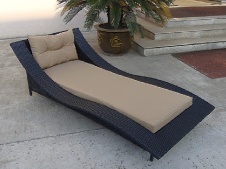 Outdoor leisure wicker chaise lounge