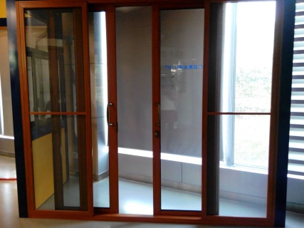 TM115 sliding door