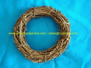 wreath,wreaths,grapevine wreath,grapevine base,christmas wreath,xmas wreath,twig wreath,natural wreath,grape wreath,
