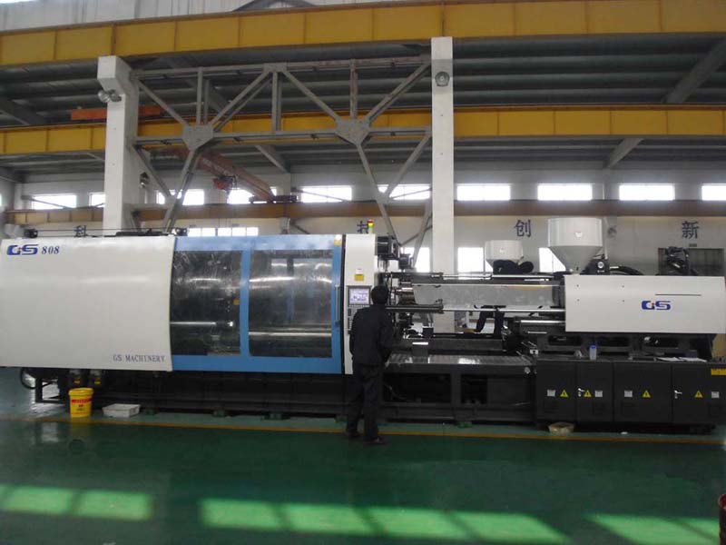 Energy saving and high quality injection machine