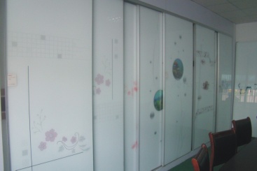 glass of sliding door