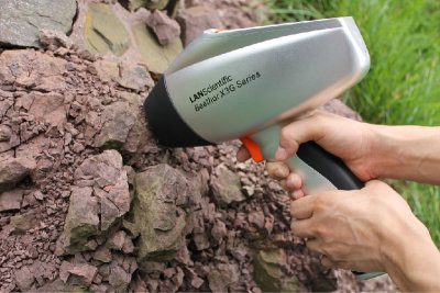 Use XRF spectrometer on mineral ore
