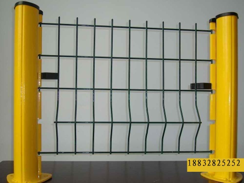 triangle bend wire mesh fence