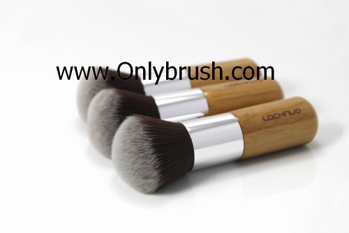 Loose powder brush