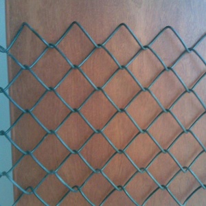 Chain link fence with 0.5-5.0mm wire diameter
