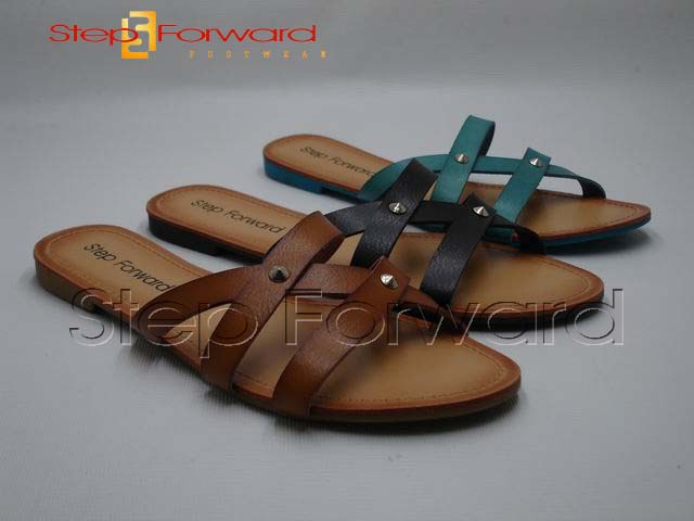 Shoes, sandals, slippers, jelly shoes, beach slippers, childrens shoes, footwear, leather shoes，ladies fashion shoes, ladies casual shoes, ladies dress shoes, ladies pump, boots, children shoes, beach flilp flops, eva shoes, injection eva shoes, men slipper, pvc sandals, pvc slippers.