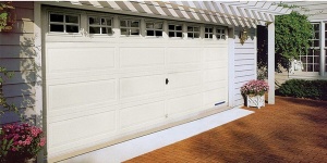 Sectional garage door