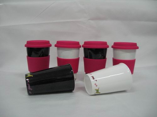 16oz porcelain single wall mug with pink silicon lid and sleeve