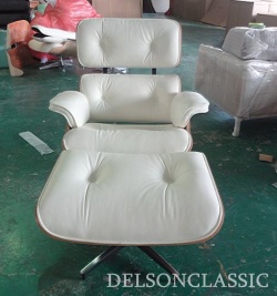 Charles Eames Lounge Chair and ottoman  DS302