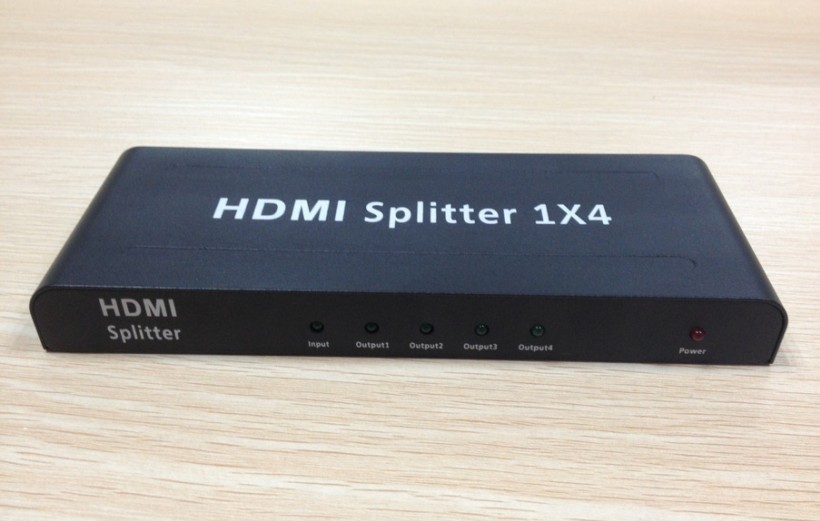 HDMI splitter one in four out