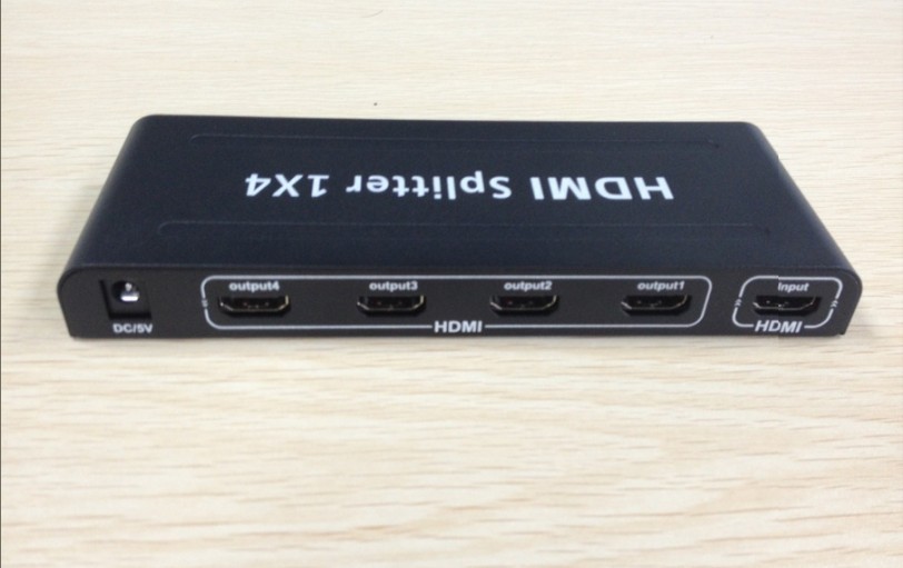 HDMI splitter one in four out