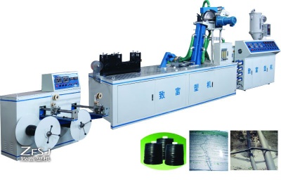 Lateral blade labyrinth drip irrigaiton tape making machine