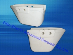 aluminum titanate ceramic casting ladle for conveying liquid aluminum