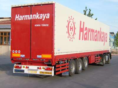 Curtainside Semi-trailer