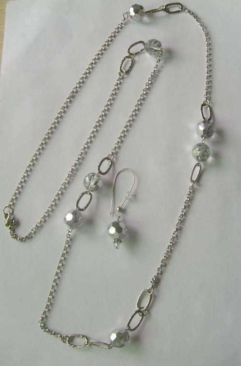 necklace set is made of chain,glass beads.