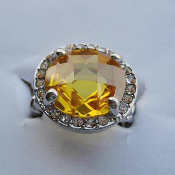 Alloy hand ring with zircon and rhinestone.